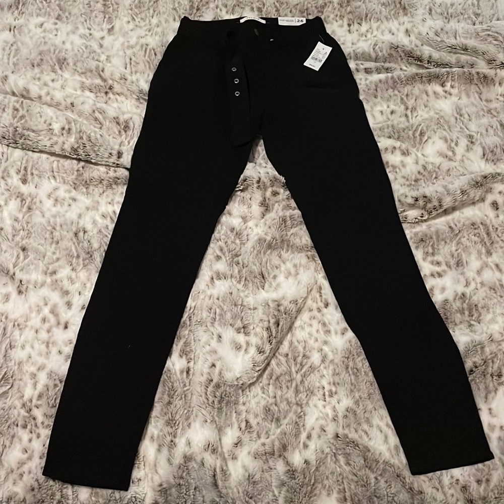 NWT PacSun Black Super High Rise Skinny Jegging (size 26)